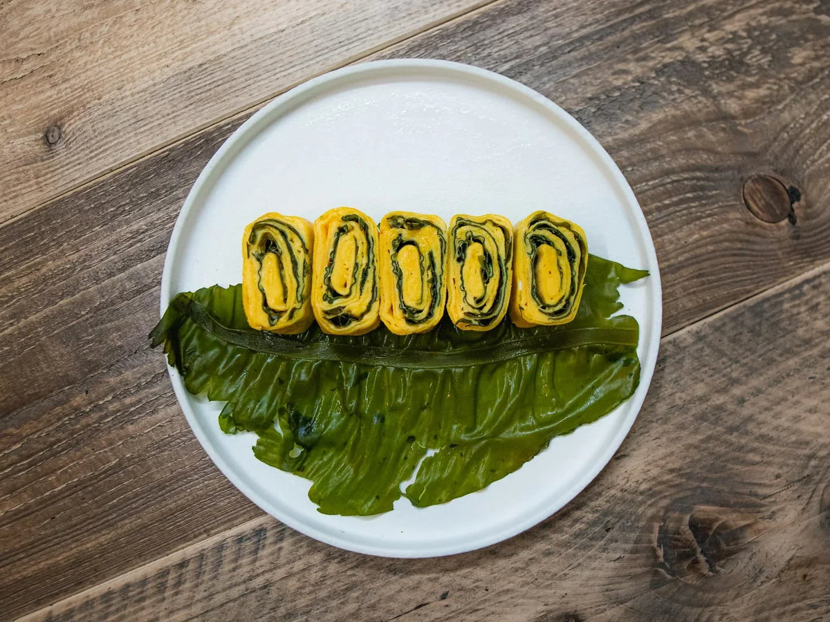 Seaweed omelet roll